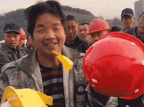 安全帽對(duì)比